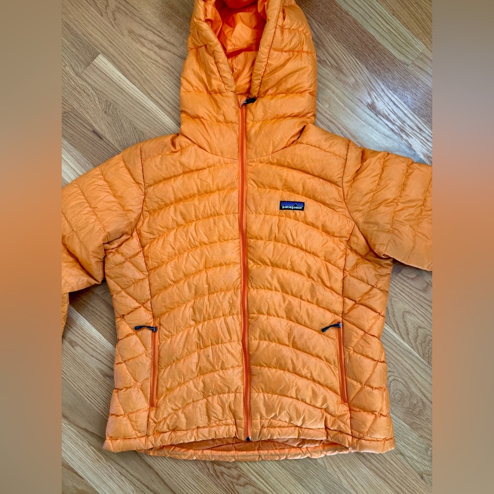 Patagonia Down Sweater Hoody - Mango - Large - Picture 3 of 9